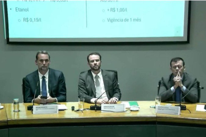 Segundo a equipe econômica, as novas medidas serão avaliadas a cada mês e, dependendo do preço do petróleo poderão ser ampliadas ou reduzidas - (crédito: Reprodução/YouTube) Segundo a equipe econômica, as novas medidas serão avaliadas a cada mês e, dependendo do preço do petróleo poderão ser ampliadas ou reduzidas - (crédito: Reprodução/YouTube)