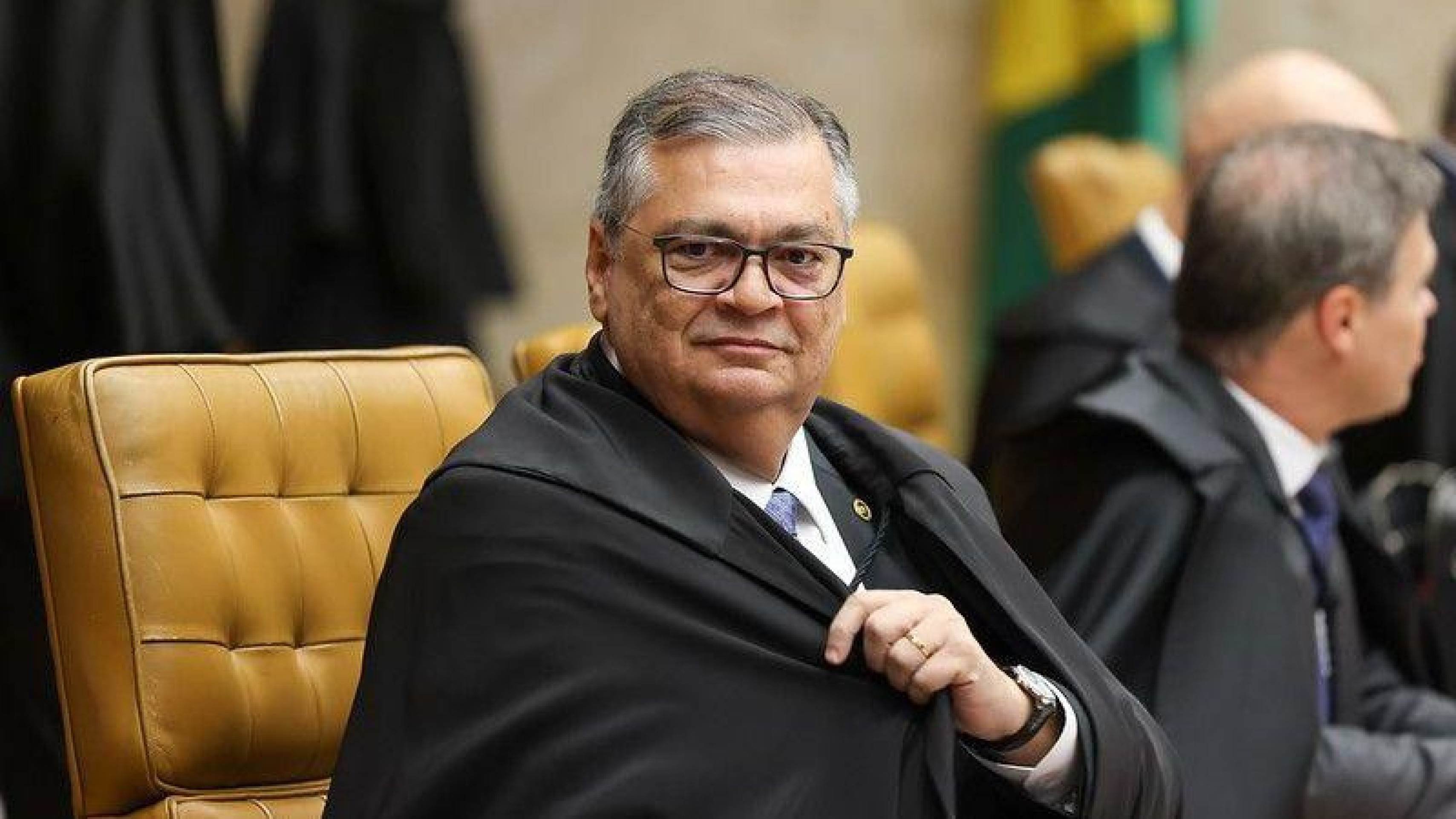O arsenal nas mãos de Dino: como inquéritos sobre emendas parlamentares atingem políticos e chegam a 'Dark Horse'