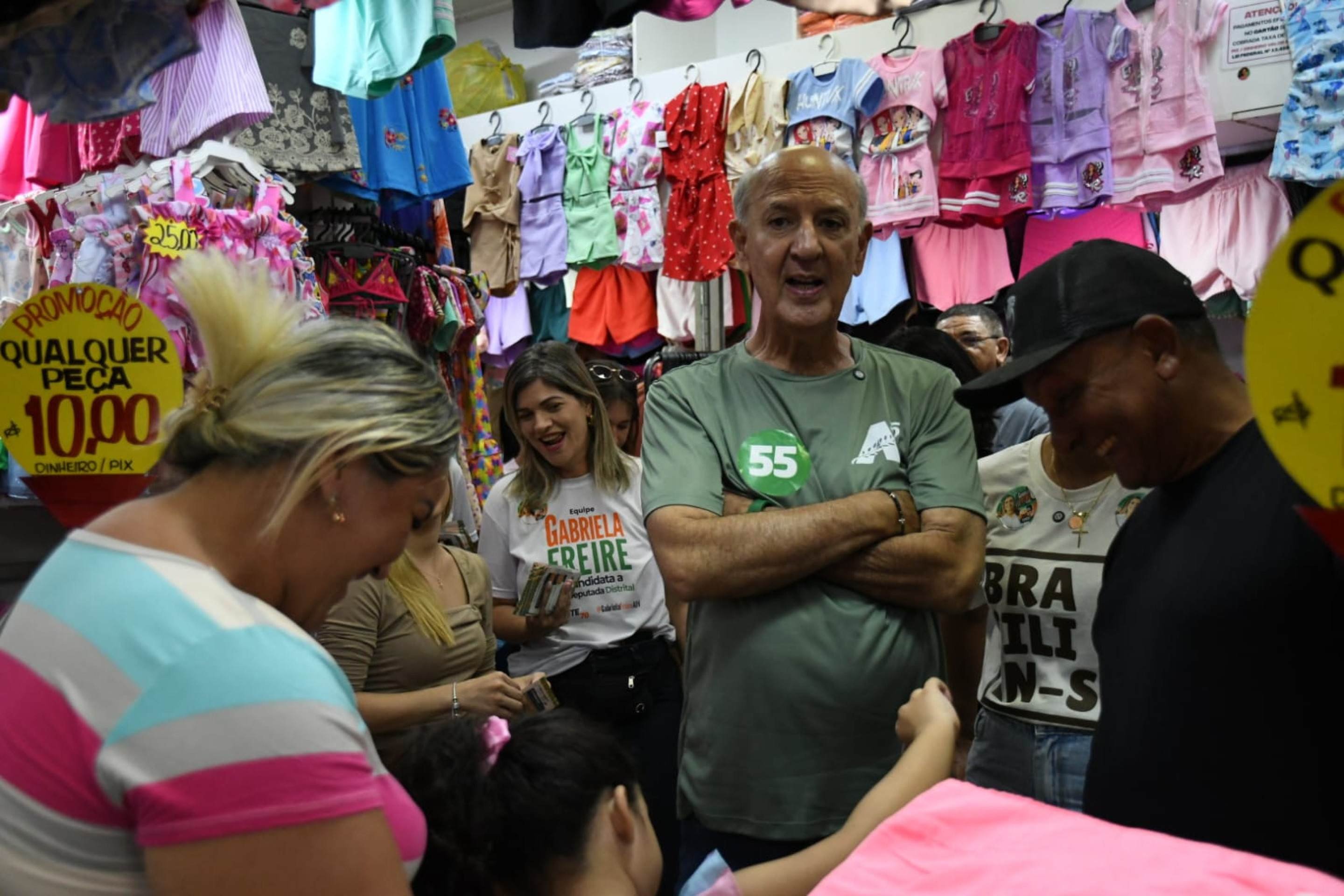 Candidato do PSD visita Feira dos Goianos e promete t&iacute;tulo definitivo de bancas