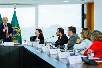A senadora Leila Barros (PDT-DF), relatora da matéria, foi à cerimônia   -  (crédito: Ricardo Stuckert/PR)