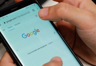 O acesso &agrave; informa&ccedil;&atilde;o digital &eacute; moldado por algoritmos, influenciando a percep&ccedil;&atilde;o das pesquisas eleitorais nas redes sociais -  (crédito: Fernando Fraz&atilde;o/Ag&ecirc;ncia Brasil)