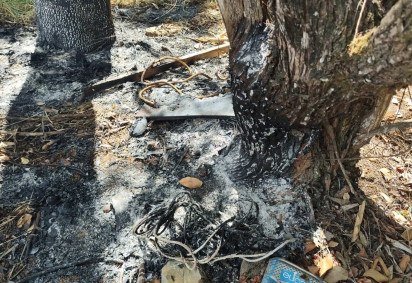 A vítima foi encontrada com ferimentos no rosto. Sobre o corpo, o suspeito teria colocado um colchão e ateado fogo -  (crédito: Ed Alves / CB / DA.Press) -A vítima foi encontrada com ferimentos no rosto. Sobre o corpo, o suspeito teria colocado um colchão e ateado fogo -  (crédito: Ed Alves / CB / DA.Press)