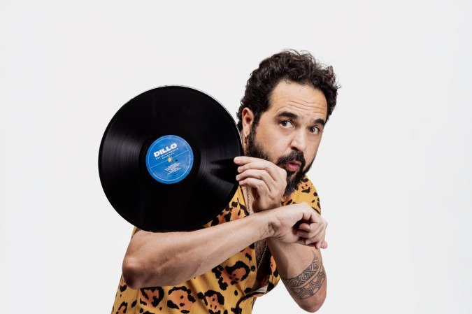 Dillo promove audição comentada do mais recente trabalho, o álbum Desinteligência artificial - (crédito: Jose de Holanda) Dillo promove audição comentada do mais recente trabalho, o álbum Desinteligência artificial - (crédito: Jose de Holanda)