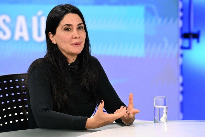 A diretora de Planejamento do Grupo Brasileiro de Tumores Ginecológicos e presidente de honra da Sociedade Brasileira de Oncologia Clínica, Angélica Nogueira, é a entrevistada do CB.Saúde. Na bancada, as jornalistas Carmen Souza e Sibele Negromonte - (crédito: Carlos Vieira/CB/D.A Press) A diretora de Planejamento do Grupo Brasileiro de Tumores Ginecológicos e presidente de honra da Sociedade Brasileira de Oncologia Clínica, Angélica Nogueira, é a entrevistada do CB.Saúde. Na bancada, as jornalistas Carmen Souza e Sibele Negromonte - (crédito: Carlos Vieira/CB/D.A Press)