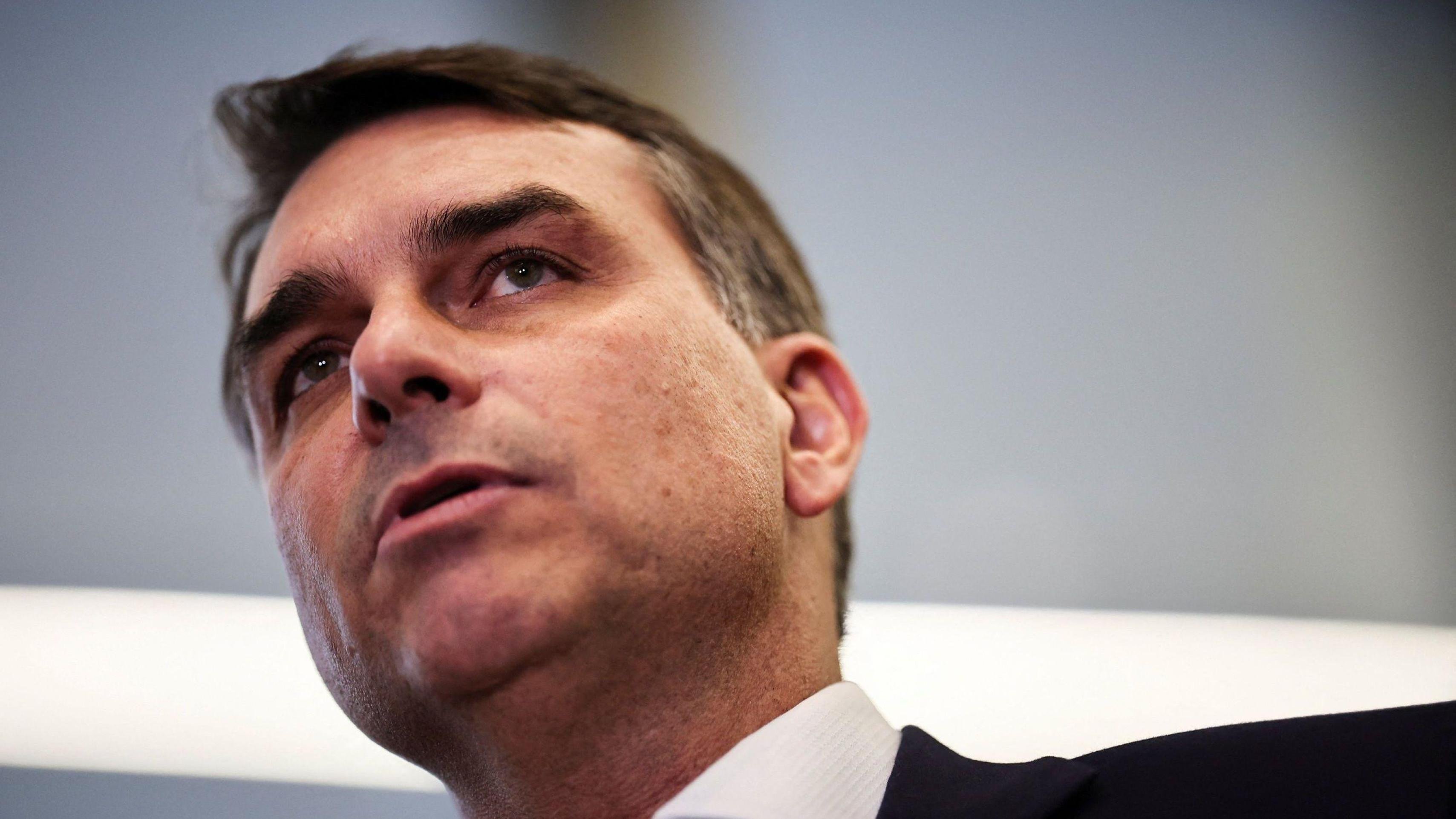 PGR pediu para apurar se Flávio Bolsonaro atuou no Senado para beneficiar Vorcaro