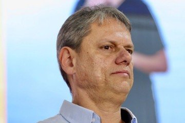 Tarcísio de Freitas, governador de São Paulo, em meio a levantamento que aponta sua vitória no primeiro turno - (crédito: Célio Messias/Governo do Estado de SP) Tarcísio de Freitas, governador de São Paulo, em meio a levantamento que aponta sua vitória no primeiro turno - (crédito: Célio Messias/Governo do Estado de SP)