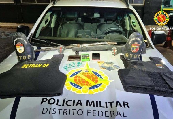 Homem é preso com espingarda, coletes balísticos e cocaína em Santa Maria