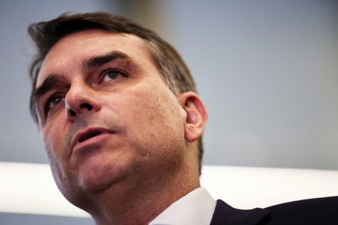 Flávio foi interlocutor direto e Eduardo orientou a gestão financeira do filme nos EUA, diz a PF - (crédito: Miguel SCHINCARIOL / AFP via Getty Images) Flávio foi interlocutor direto e Eduardo orientou a gestão financeira do filme nos EUA, diz a PF - (crédito: Miguel SCHINCARIOL / AFP via Getty Images)