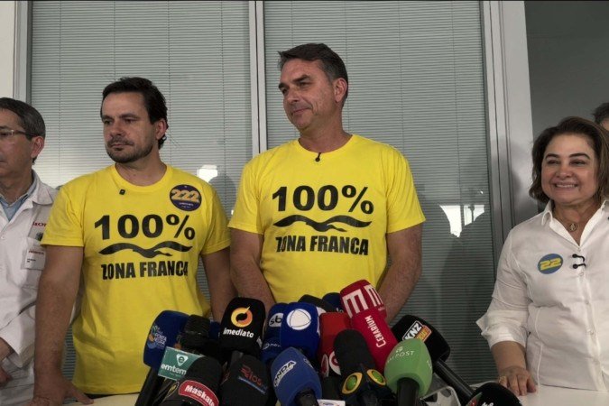 Falvio Bolsonaro fala sobre investigação do Master em coletiva de imprensa - (crédito: Reprodução) Falvio Bolsonaro fala sobre investigação do Master em coletiva de imprensa - (crédito: Reprodução)