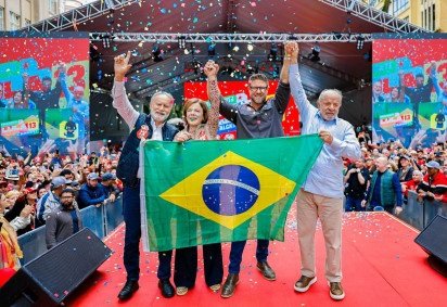 Presidente da República, Luiz Inácio Lula da Silva, durante ato de campanha em Curitiba: o evento 'Lula no Paraná: O Brasil Pronto Pra Mais', realizado na Boca Maldita, Curitiba - PR. -  (crédito: Ricardo Stuckert)