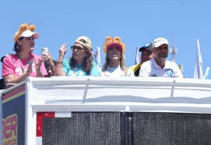 Michelle, Bia Kicis, Celina Leão e Gustavo Rocha em carreata na Ceilândia -  (crédito: ÁLAME FABIANO) -Michelle, Bia Kicis, Celina Leão e Gustavo Rocha em carreata na Ceilândia -  (crédito: ÁLAME FABIANO)