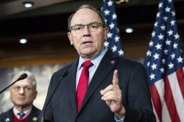 O deputado republicano Tom Tiffany precisou nadar até uma área rasa do Lago Wausau, em Wisconsin, depois que o avião em que viajava fez um pouso de emergência - (crédito: Michael Brochstein / Sipa USA) O deputado republicano Tom Tiffany precisou nadar até uma área rasa do Lago Wausau, em Wisconsin, depois que o avião em que viajava fez um pouso de emergência - (crédito: Michael Brochstein / Sipa USA)