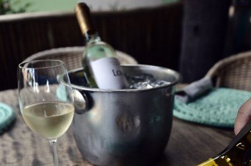 Para harmonizar, a chef sugere uma taça de vinho branco - (crédito: Minervino Júnior/CB/D.A.Press) Para harmonizar, a chef sugere uma taça de vinho branco - (crédito: Minervino Júnior/CB/D.A.Press)