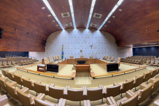 Plenário vazio do Supremo. Expectativa é de que hoje o ambiente seja de nervosismo e ansiedade. Voto de Fachin define o rumo dos trabalhos - (crédito: Fellipe Sampaio/STF) Plenário vazio do Supremo. Expectativa é de que hoje o ambiente seja de nervosismo e ansiedade. Voto de Fachin define o rumo dos trabalhos - (crédito: Fellipe Sampaio/STF)