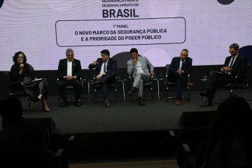 Primeiro painel do CB Talks Segurança para o desenvolvimento do Brasil: uma agenda contra o crime organizado - (crédito: Marcelo Ferreira/CB/D.A Press) Primeiro painel do CB Talks Segurança para o desenvolvimento do Brasil: uma agenda contra o crime organizado - (crédito: Marcelo Ferreira/CB/D.A Press)