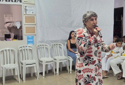 Erika Kokay defende fim da escala 6x1 em instituto na Estrutural -  (crédito: Darcianne Diogo/CB/DA Press) -Erika Kokay defende fim da escala 6x1 em instituto na Estrutural -  (crédito: Darcianne Diogo/CB/DA Press)