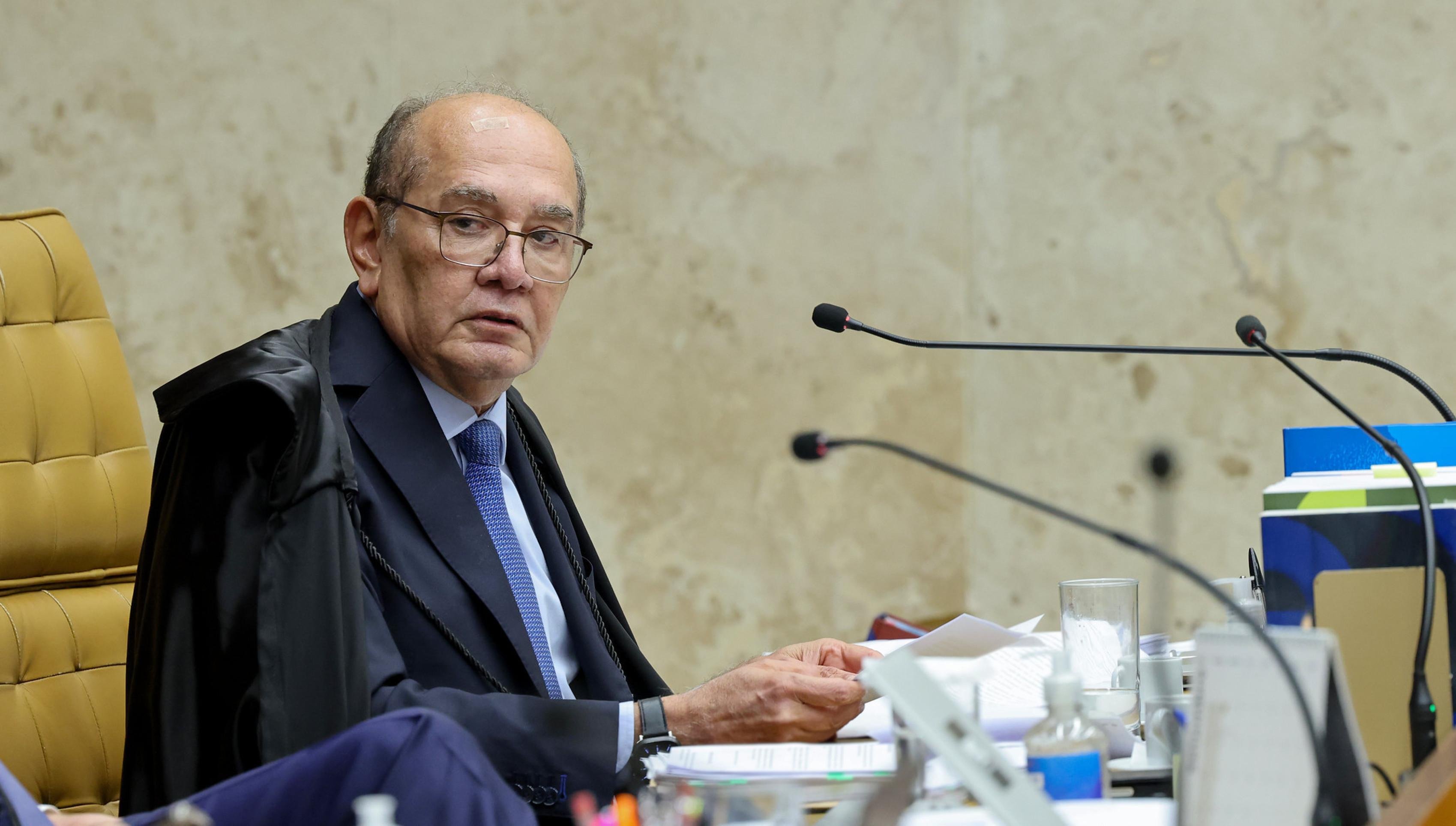 Gilmar Mendes alerta para uso de IA nas eleições e critica politização da Justiça Eleitoral