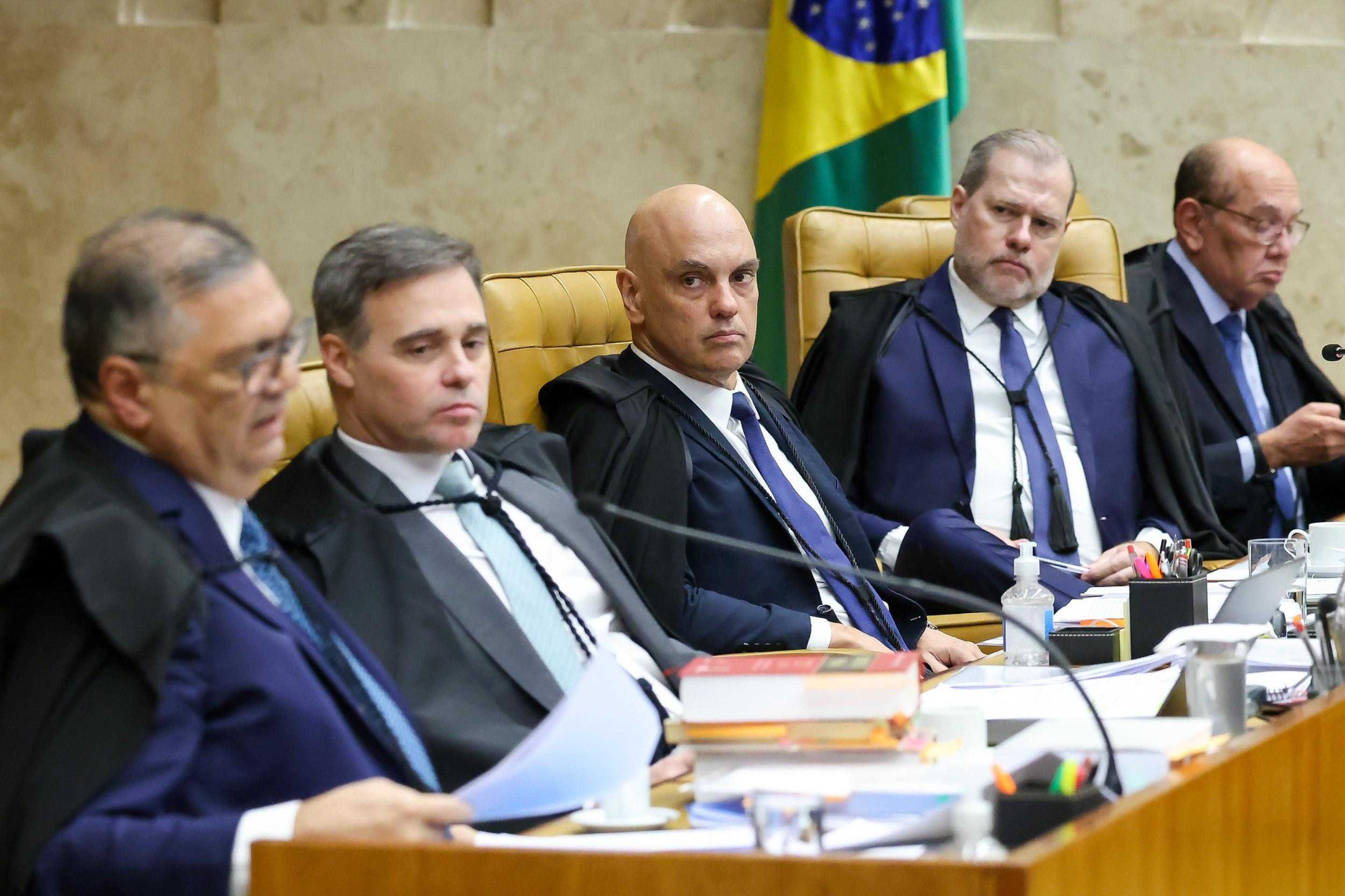 STF dá voltas e não sai do lugar 