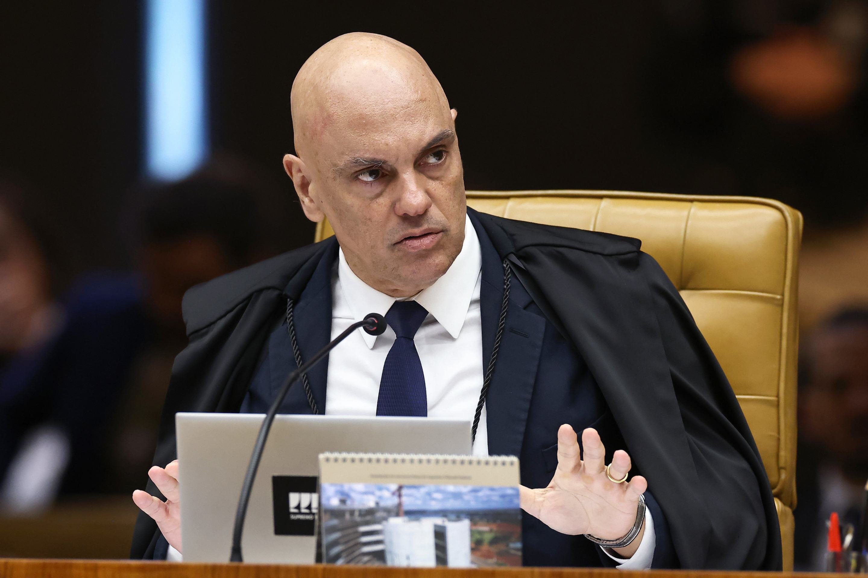 STF suspende sessão sobre Moraes por até 90 dias