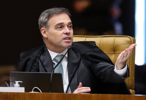 Atual vice-presidente do TSE, André Mendonça foi escolhido relator por meio de um sorteio entre integrantes da Corte Eleitoral -  (crédito:  AFP)
