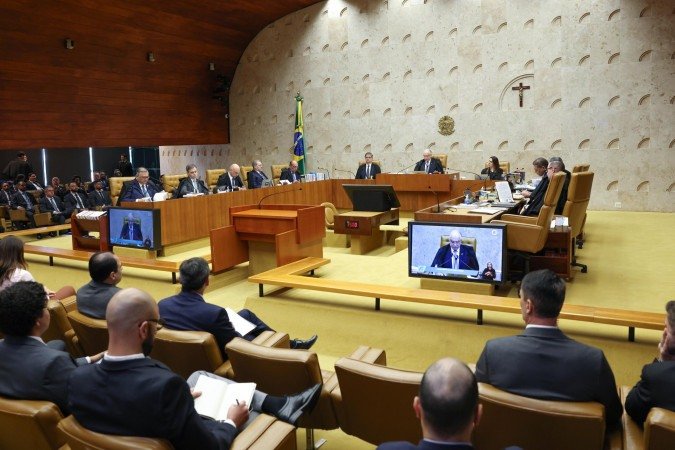 Poucos momentos de descontração, sempre puxados por algum comentário de Dino, reforçaram o perceptível mal-estar entre os ministros - (crédito: Rosinei Coutinho/STF) Poucos momentos de descontração, sempre puxados por algum comentário de Dino, reforçaram o perceptível mal-estar entre os ministros - (crédito: Rosinei Coutinho/STF)