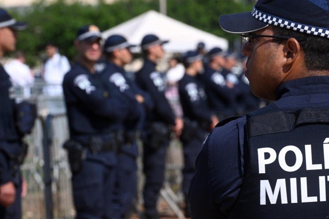 Após a abordagem, a equipe policial deu voz de prisão ao homem e o conduziu diretamente à delegacia da área para o registro da ocorrência - (crédito: Ed Alves/CB/D.A Press) Após a abordagem, a equipe policial deu voz de prisão ao homem e o conduziu diretamente à delegacia da área para o registro da ocorrência - (crédito: Ed Alves/CB/D.A Press)