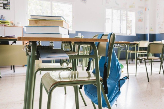 O colegiado entendeu então que a escola deve realizar a matrícula da aluna, adotar medidas para a adaptação da criança e cooperar com a família - (crédito: Divulgação/Magnific) O colegiado entendeu então que a escola deve realizar a matrícula da aluna, adotar medidas para a adaptação da criança e cooperar com a família - (crédito: Divulgação/Magnific)