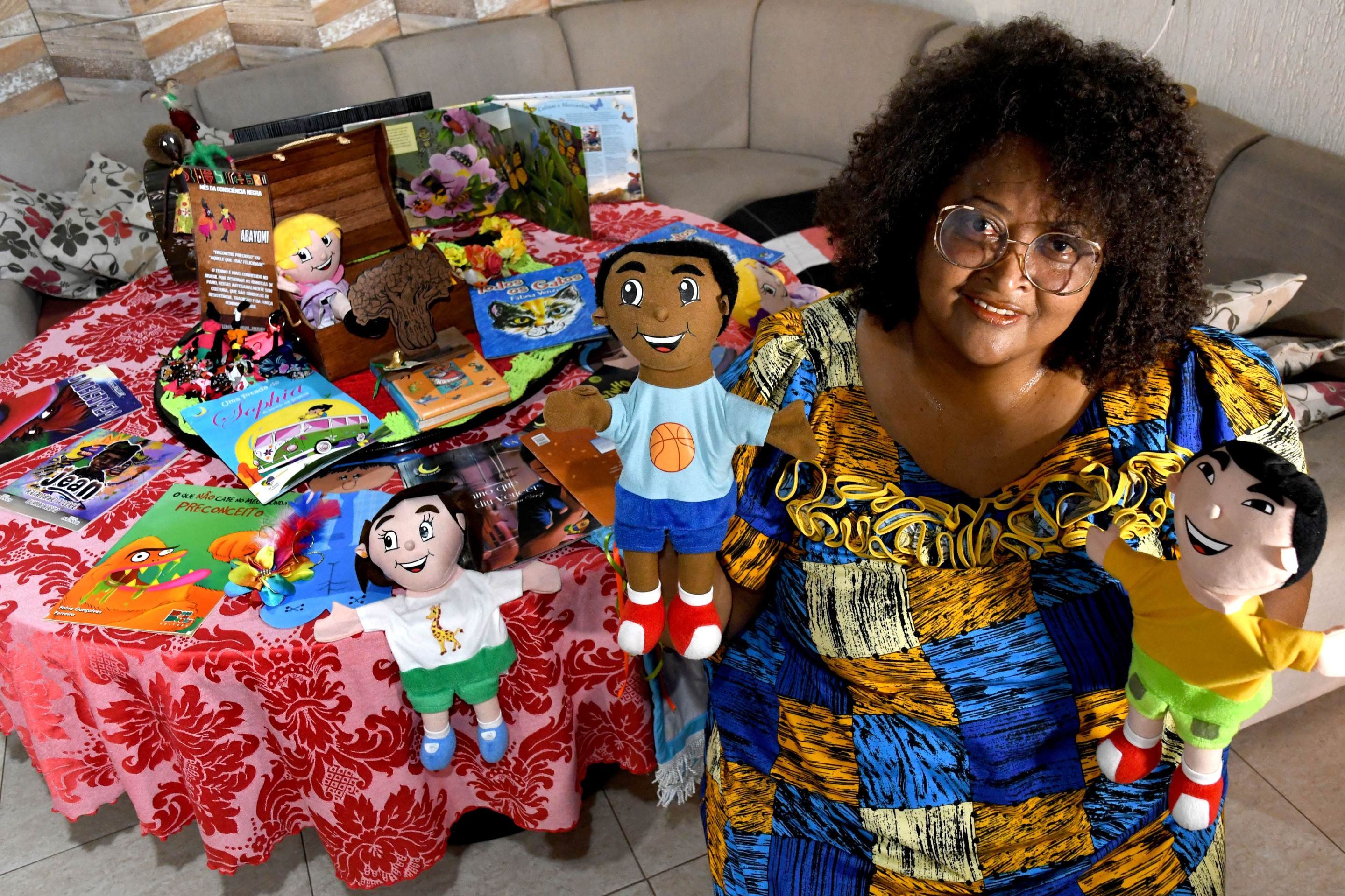 Mariath desenvolveu uma biblioteca comunit&aacute;ria no Guar&aacute; II e atua como contadora de hist&oacute;rias em escolas p&uacute;blicas do DF