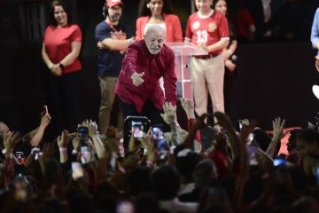 Comício de Lula e Leandro Grass em Ceilandia - (crédito: Minervino Junior/CB/D.A Press) Comício de Lula e Leandro Grass em Ceilandia - (crédito: Minervino Junior/CB/D.A Press)