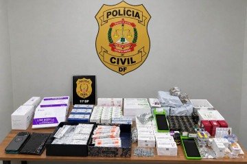 Além das canetas emagrecedoras, os policiais apreenderam medicamentos como Dysport, Sculptra, Line Body e Glow GHK-CU -  (crédito: PCDF/Divulgação)