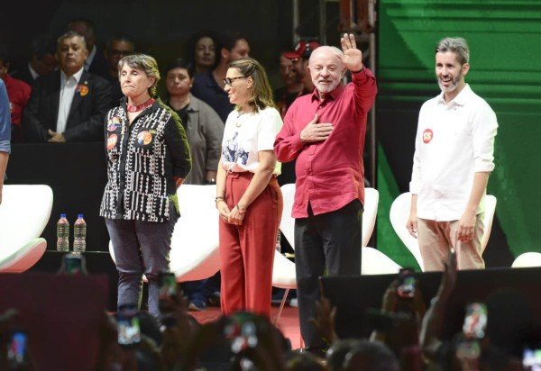 Presidente Lula discusa durante ato político e reforça estratégias da coligação para o Executivo e o Legislativo no DF -  (crédito: Minervino Júnior/CB/DA.Press)