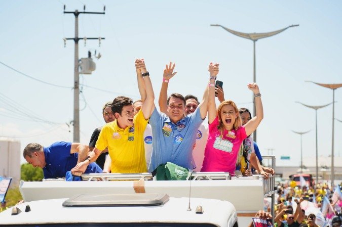 Flávio Bolsonaro em ato no Ceará - (crédito: Charles Vieira/Campanha Flávio Bolsonaro) Flávio Bolsonaro em ato no Ceará - (crédito: Charles Vieira/Campanha Flávio Bolsonaro)