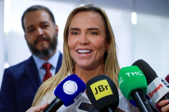 Celina anuncia que vai trocar 15 trens do metrô - (crédito: Fabio Cruz/Ascom governadora) Celina anuncia que vai trocar 15 trens do metrô - (crédito: Fabio Cruz/Ascom governadora)
