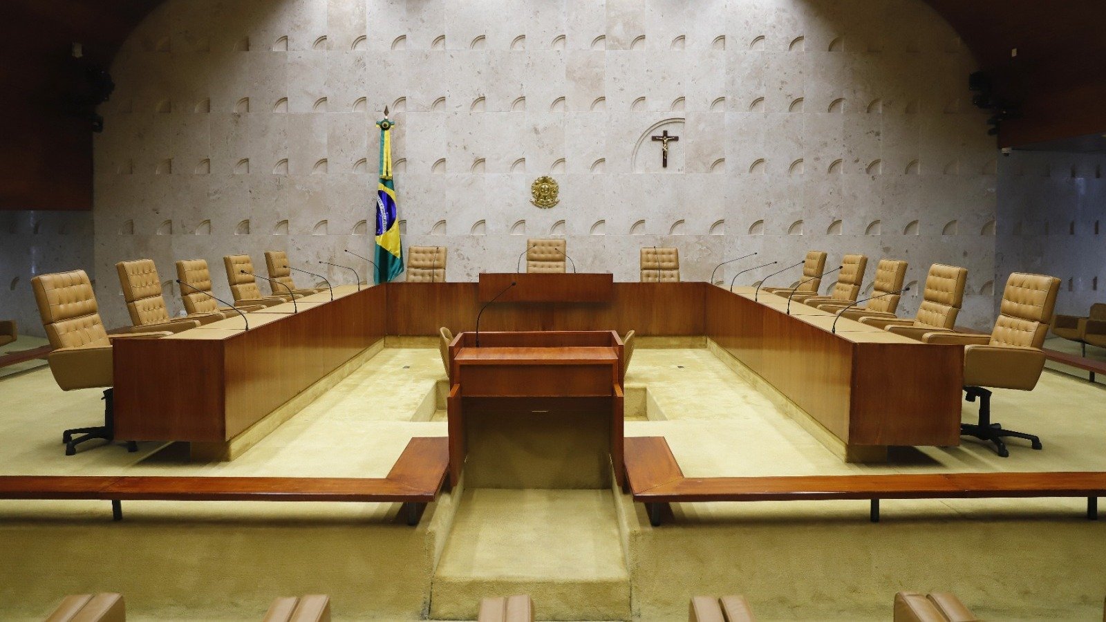PT pede ao STF investigação sobre apoio estrangeiro a Flávio Bolsonaro