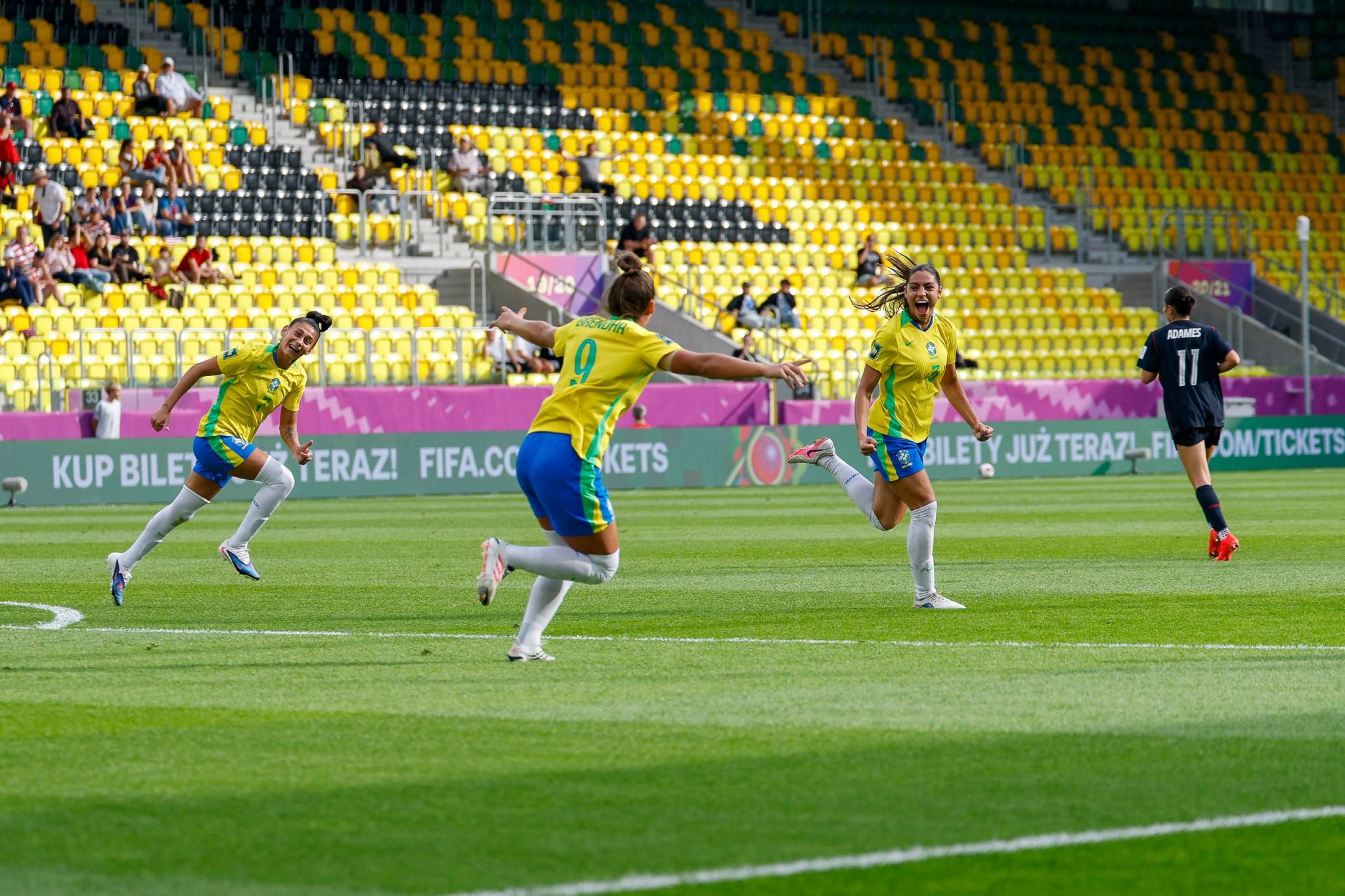 Zagueira Sofia abriu o placar para o Brasil nas oitavas de final da Copa do Mundo Feminina Sub-20