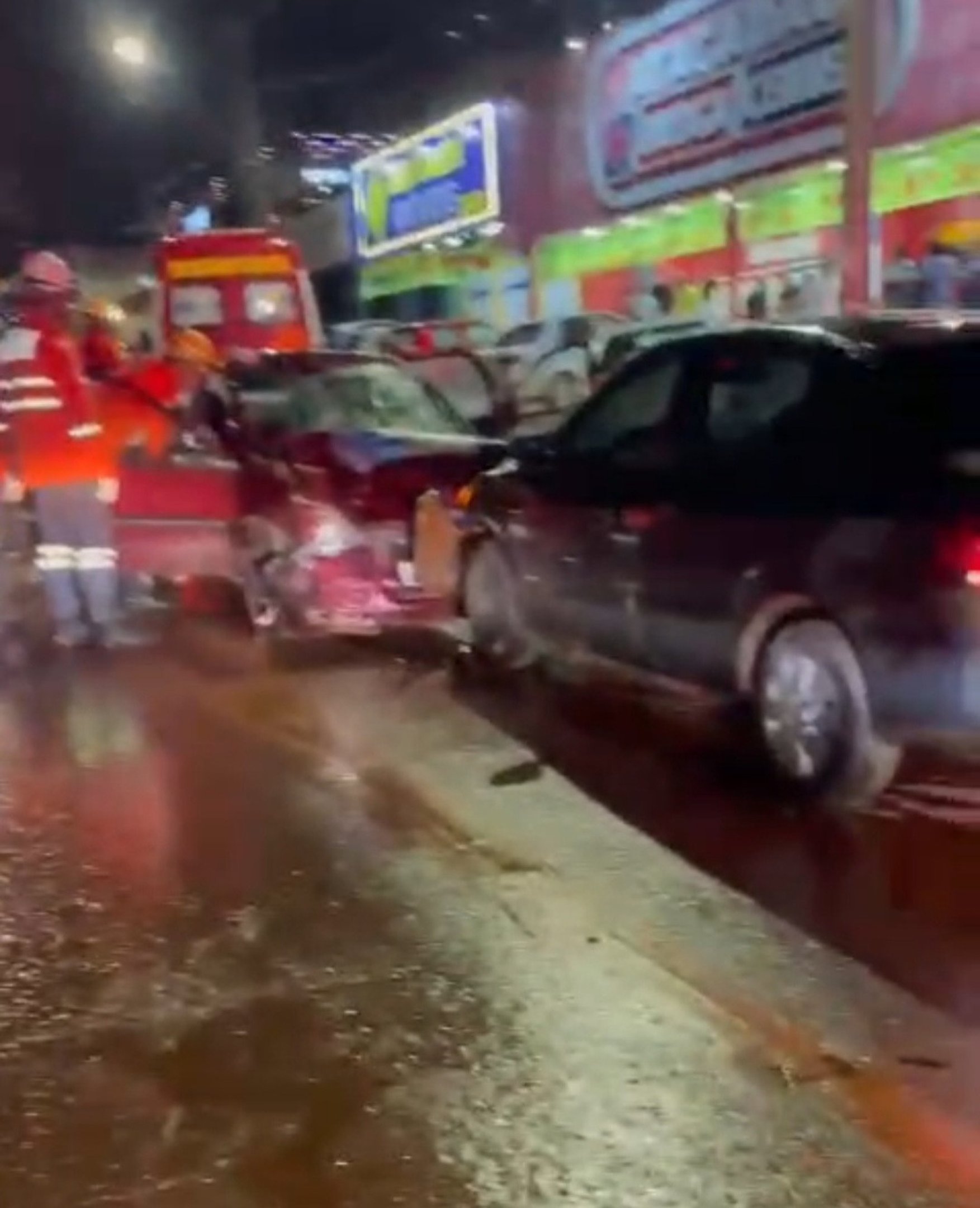 Motorista bêbado é preso após se envolver em três colisões em São Sebastião