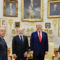 Vieira, Lula, Trump e o vice J.D. Vance no Salão Oval da Casa Branca. Propostas queriam atrelar Brasil aos EUA -  (crédito: Ricardo Stuckert/PR)