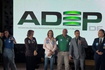 Celina anuncia doação de lote para sede da Defensoria no DF -  (crédito: Ana Carolina Alves/CB/D.A Press)