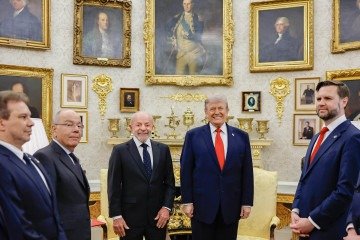 Vieira, Lula, Trump e o vice J.D. Vance no Salão Oval da Casa Branca. Propostas queriam atrelar Brasil aos EUA - (crédito: Ricardo Stuckert/PR) Vieira, Lula, Trump e o vice J.D. Vance no Salão Oval da Casa Branca. Propostas queriam atrelar Brasil aos EUA - (crédito: Ricardo Stuckert/PR)
