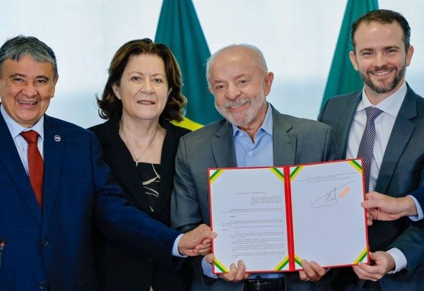Lula anunciou reajuste no Bolsa Família no Palácio do Planalto nesta quinta -  (crédito: Ricardo Stuckert)