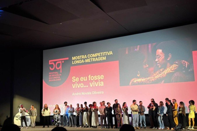 Equipe de 'Se eu fosse vivo… vivia' celebrou a estreia nacional do filme no Festival de Brasília - (crédito: Isabela Berrogain/CB/D.A Press) Equipe de 'Se eu fosse vivo… vivia' celebrou a estreia nacional do filme no Festival de Brasília - (crédito: Isabela Berrogain/CB/D.A Press)