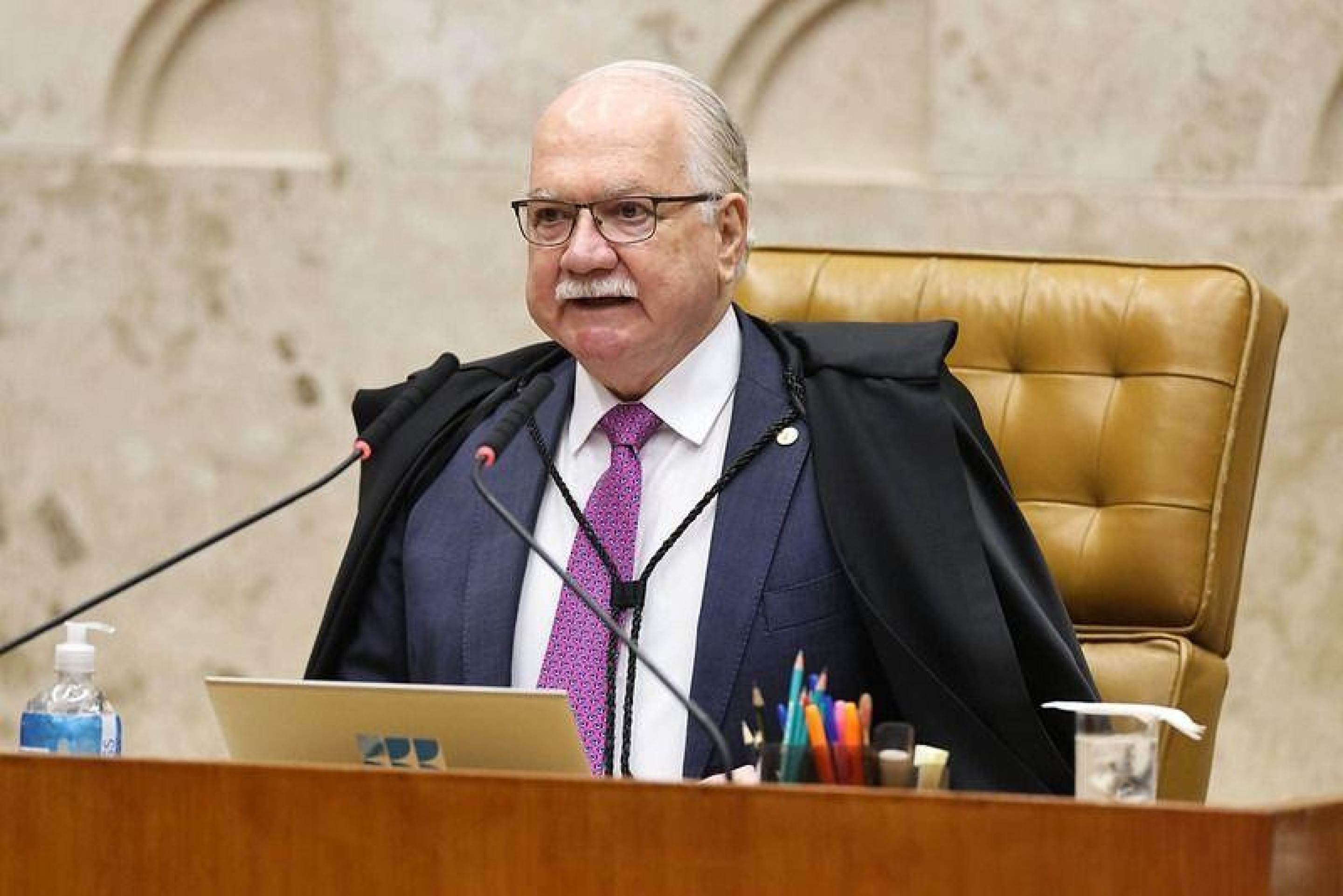 Fachin adia julgamento sobre atuação de Mendonça no caso Master marcado para dia 23