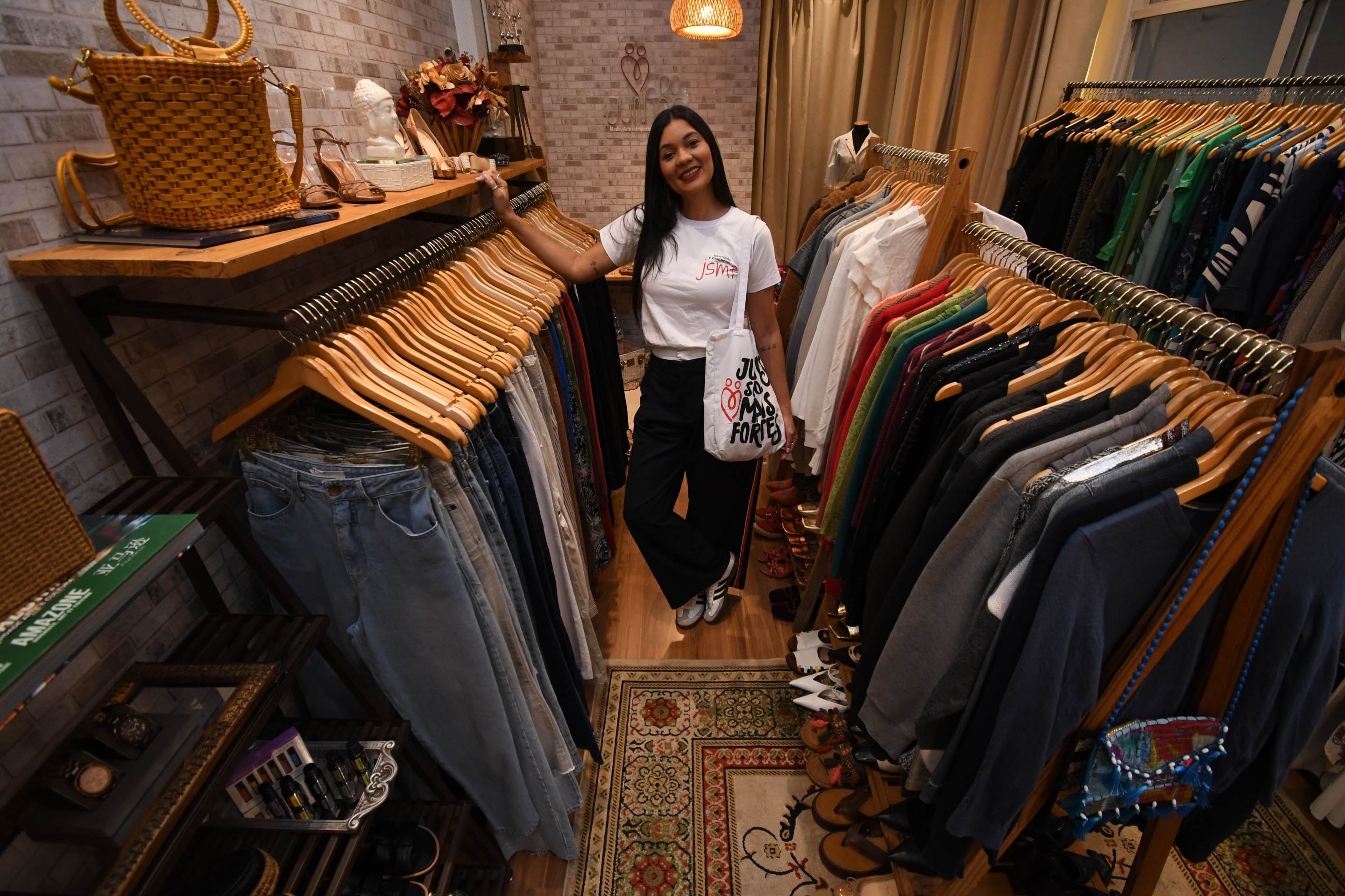 Ana Paula Caldas &eacute; idealizadora do Juntos Somos Mais Fortes e propriet&aacute;ria do brech&oacute; Circulou