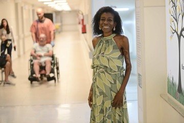 Para Josiana, autorizar a doação de órgãos é continuar amando sua pessoa querida - (crédito: Minervino Júnior/CB/D.A.Press) Para Josiana, autorizar a doação de órgãos é continuar amando sua pessoa querida - (crédito: Minervino Júnior/CB/D.A.Press)