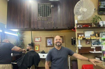 Jorge teve a possibilidade de ver a Barbearia se desenvolver como um estabelecimento histórico da cidade e presente em toda a sua vida -  (crédito: Gabriela Cidade/CB/D.A Press)