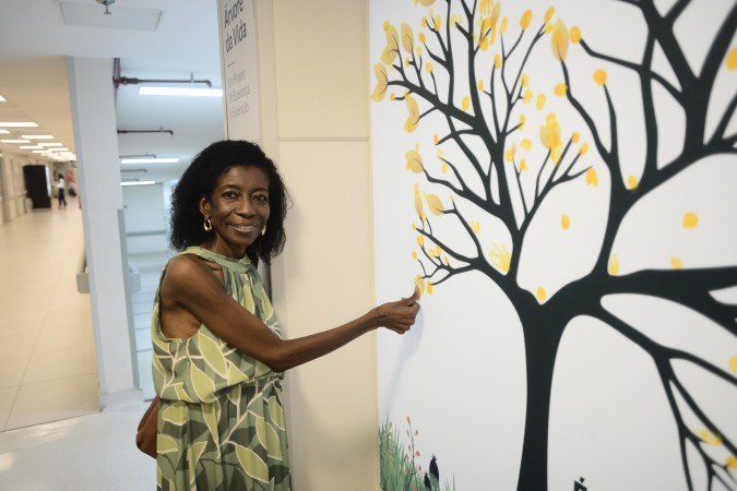 Josiana celebra a alta do hospital depois de dois anos de piora dos sintomas da doen&ccedil;a renal polic&iacute;stica