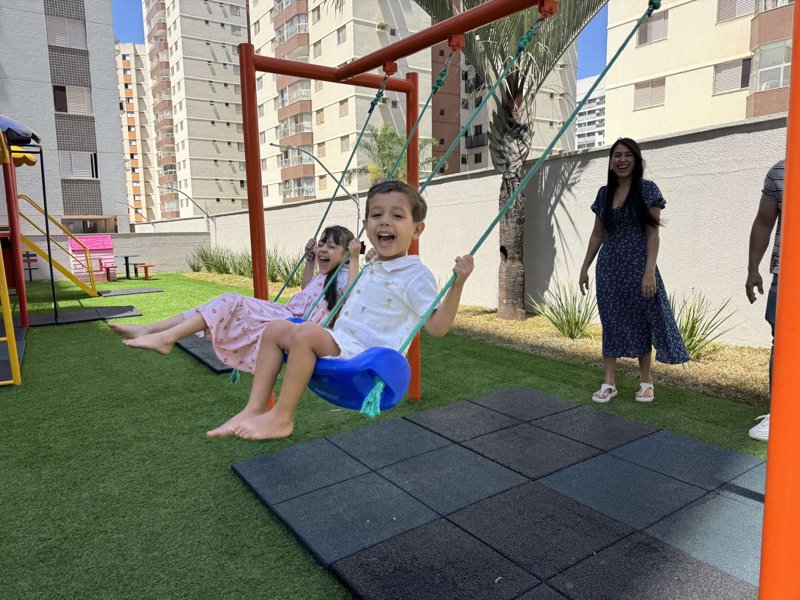 Lucas, de 3 anos, durante um momento em fam&iacute;lia. Para Let&iacute;cia, aspectos como acolhimento, seguran&ccedil;a, autonomia e inclus&atilde;o tamb&eacute;m devem ser considerados antes da matr&iacute;cula
