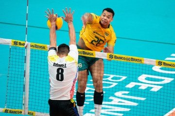 O Brasil tomou sufoco da Venezuela no primeiro set, mas se impôs na partida e venceu por 3 sets a 0 no Rio de Janeiro - (crédito: Maurício Val/Fotoclic/CBV) O Brasil tomou sufoco da Venezuela no primeiro set, mas se impôs na partida e venceu por 3 sets a 0 no Rio de Janeiro - (crédito: Maurício Val/Fotoclic/CBV)