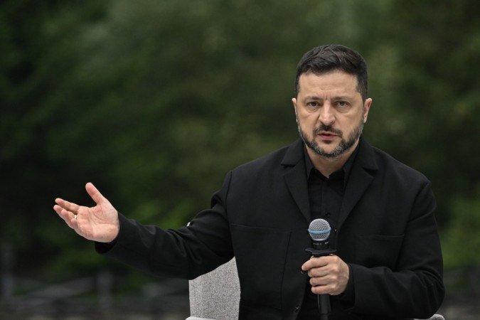 Zelensky fala em expandir operações de longo alcance, em sinal de escalada