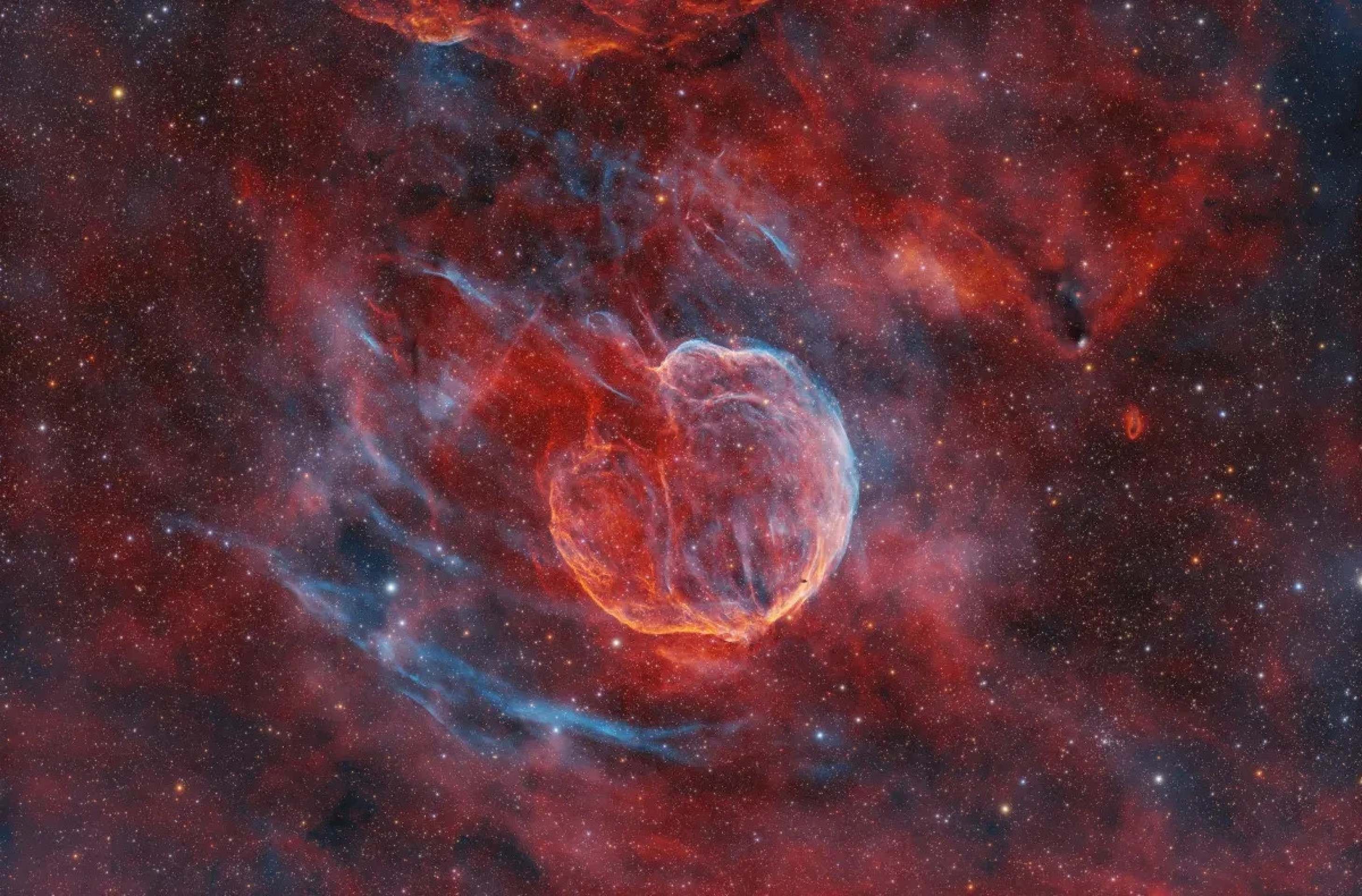 Abell 85 é um remanescente de supernova na constelação de Cassiopeia, a cerca de 9.780 anos-luz de distância